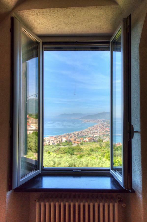 Crosa Tra Le Nuvole Villa Borgio Verezzi Buitenkant foto
