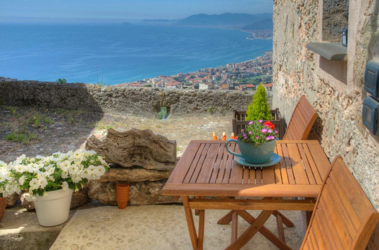 Crosa Tra Le Nuvole Villa Borgio Verezzi Buitenkant foto