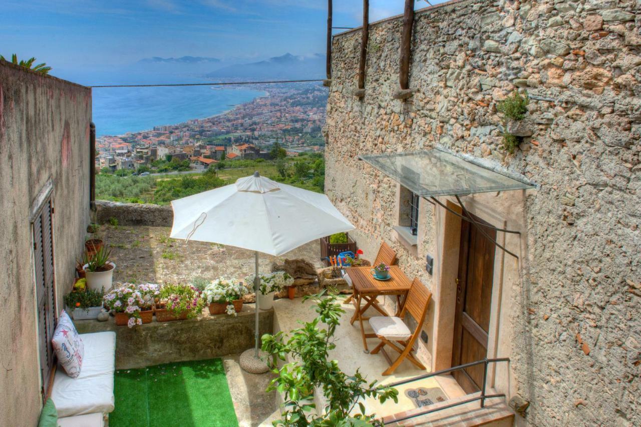Crosa Tra Le Nuvole Villa Borgio Verezzi Buitenkant foto