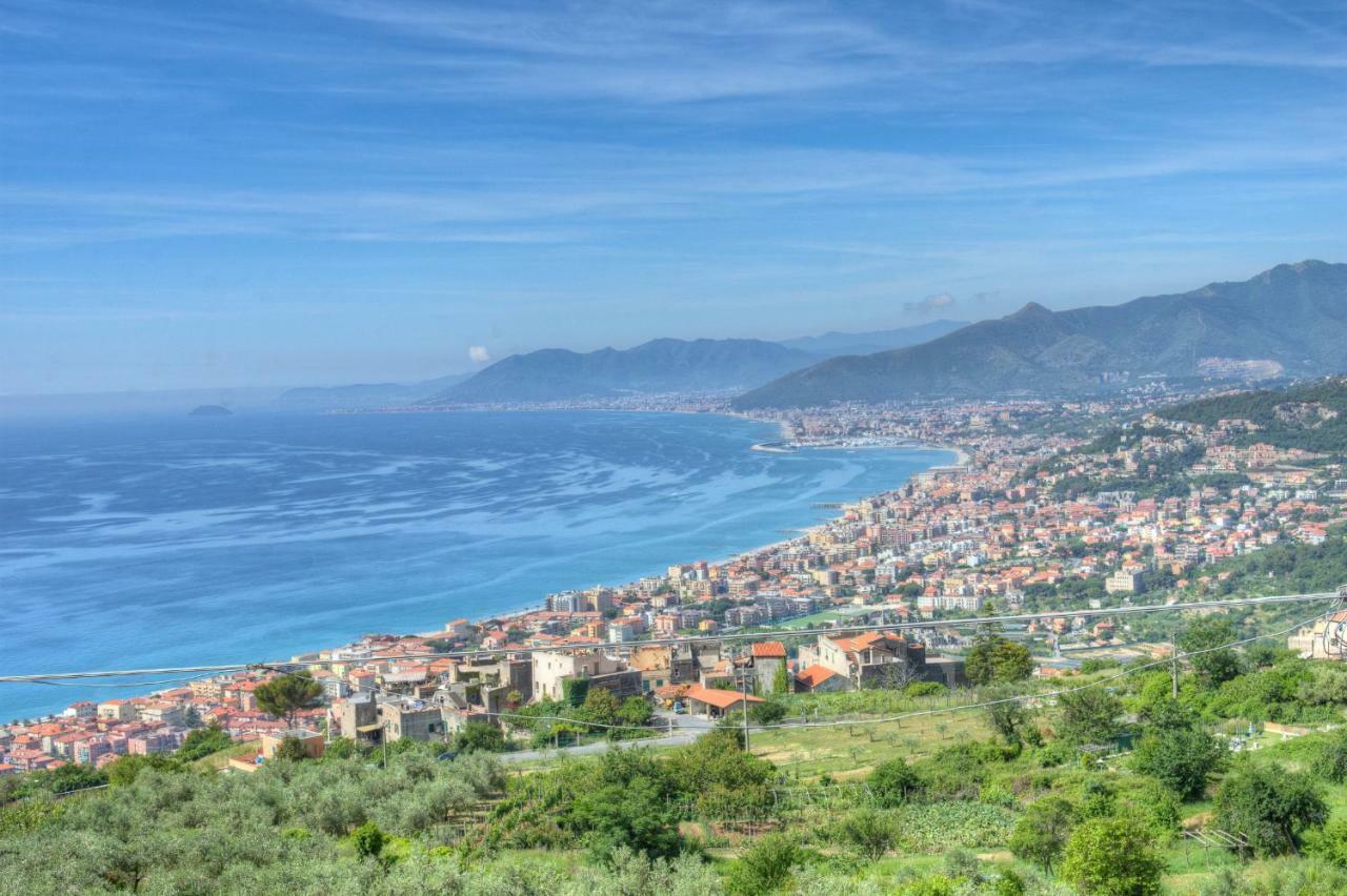 Crosa Tra Le Nuvole Villa Borgio Verezzi Buitenkant foto