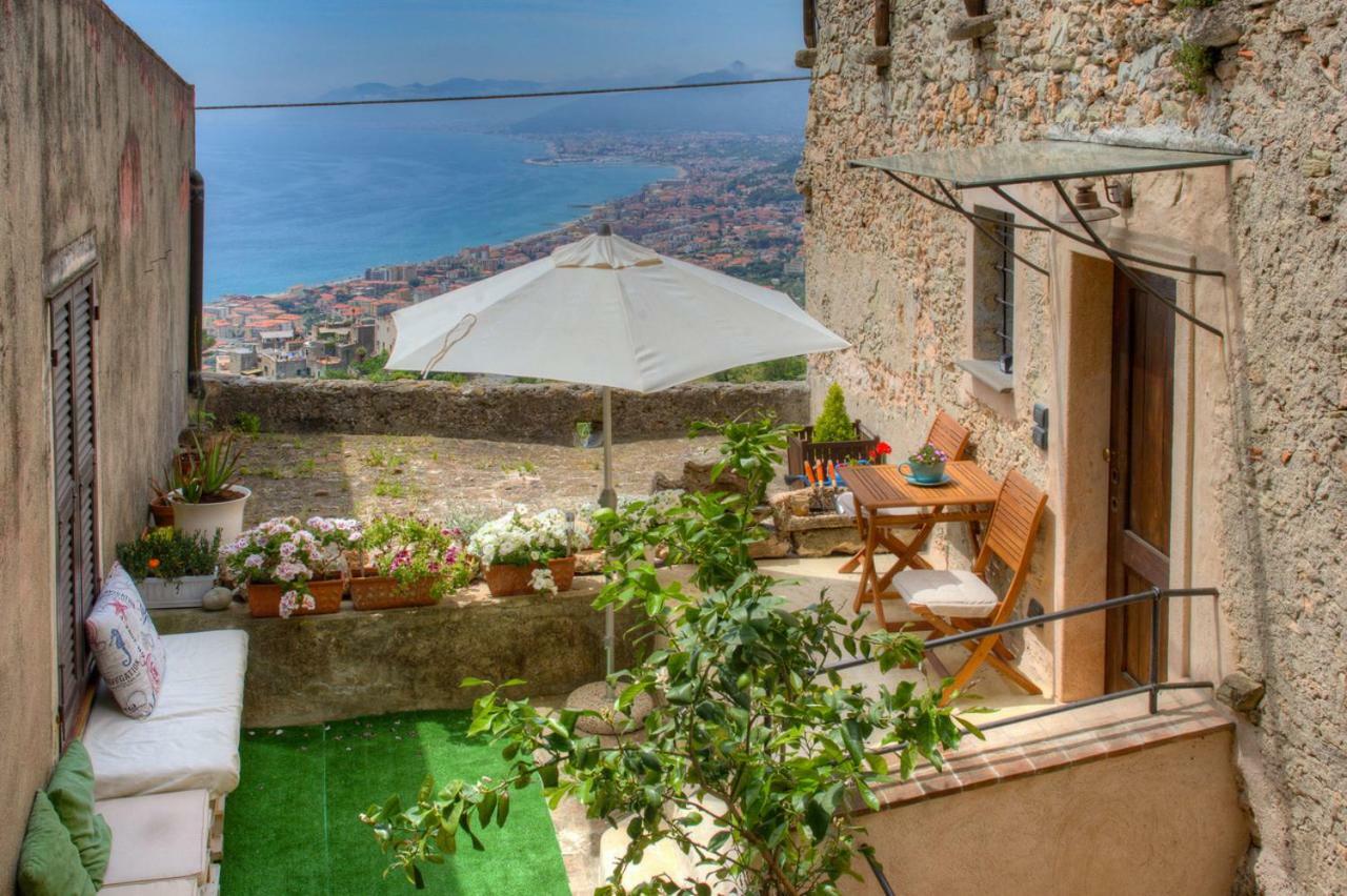 Crosa Tra Le Nuvole Villa Borgio Verezzi Buitenkant foto